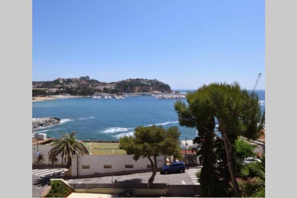 Magnific Apartament A Primera Linia De Mar Sant Feliu de Guixols Bagian luar foto