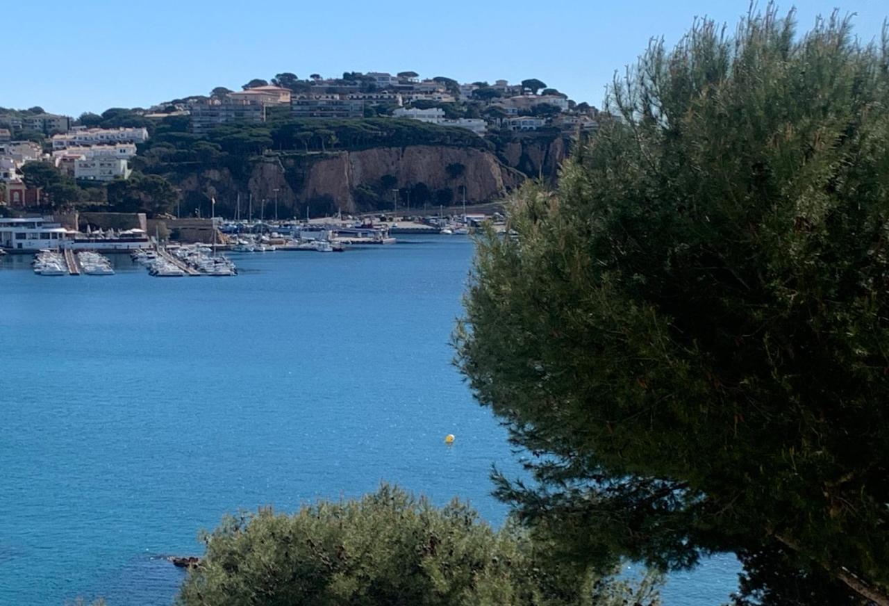 Magnific Apartament A Primera Linia De Mar Sant Feliu de Guixols Bagian luar foto